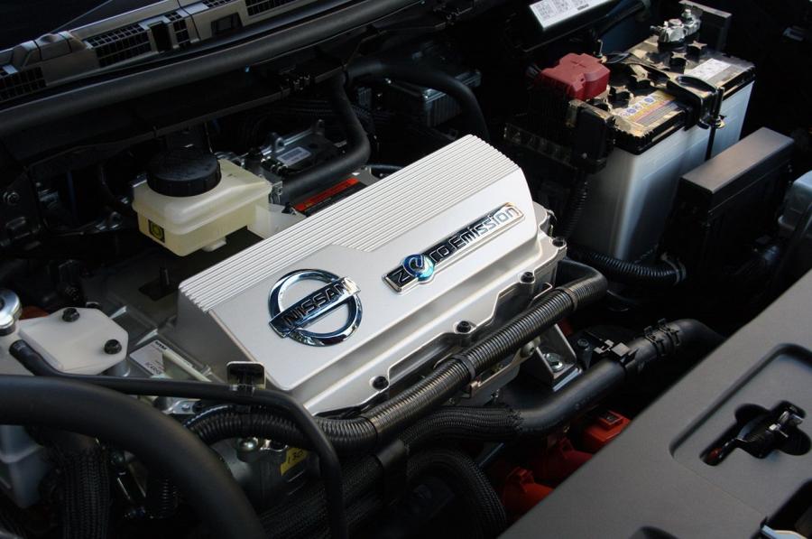  Nissan Leaf 2011 года  (фото 33 из 53)